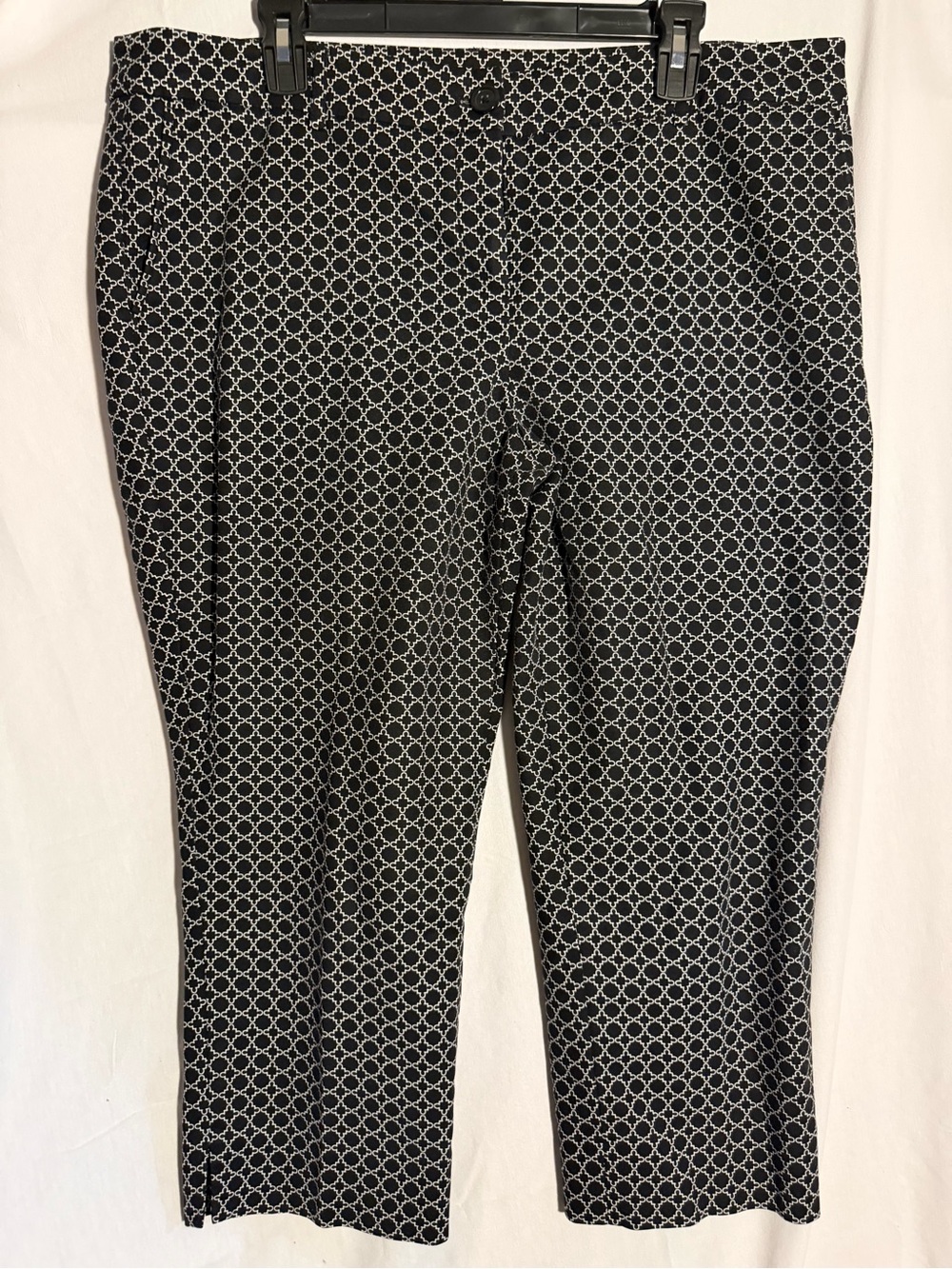#444 women’s Black Geometric Print Straight-Leg Capri Pants